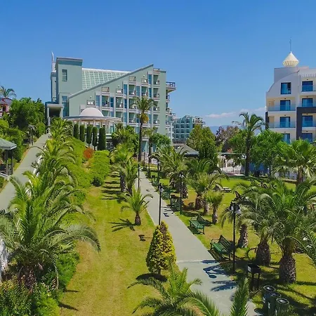 Royal Atlantis & 5* Side